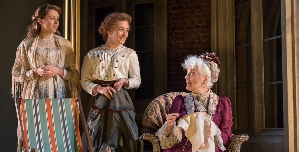 A Woman Of No Importance British actress Emma Fielding - photo Vaudeville Theatre, Dominic Dromgoole